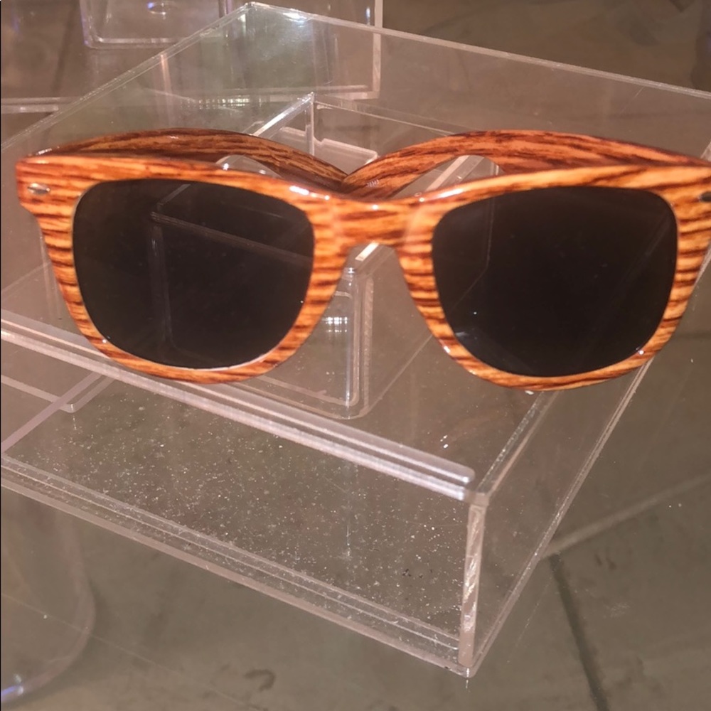 Wood grain print wayfarers style